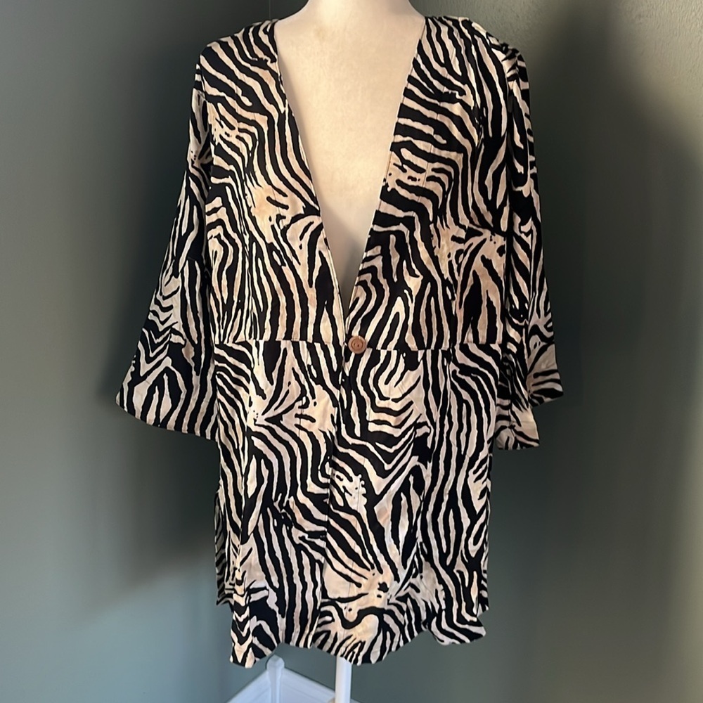 Soft Surroundings Zella Topper Zebra Print Light Weight Top - Picture 3 of 14